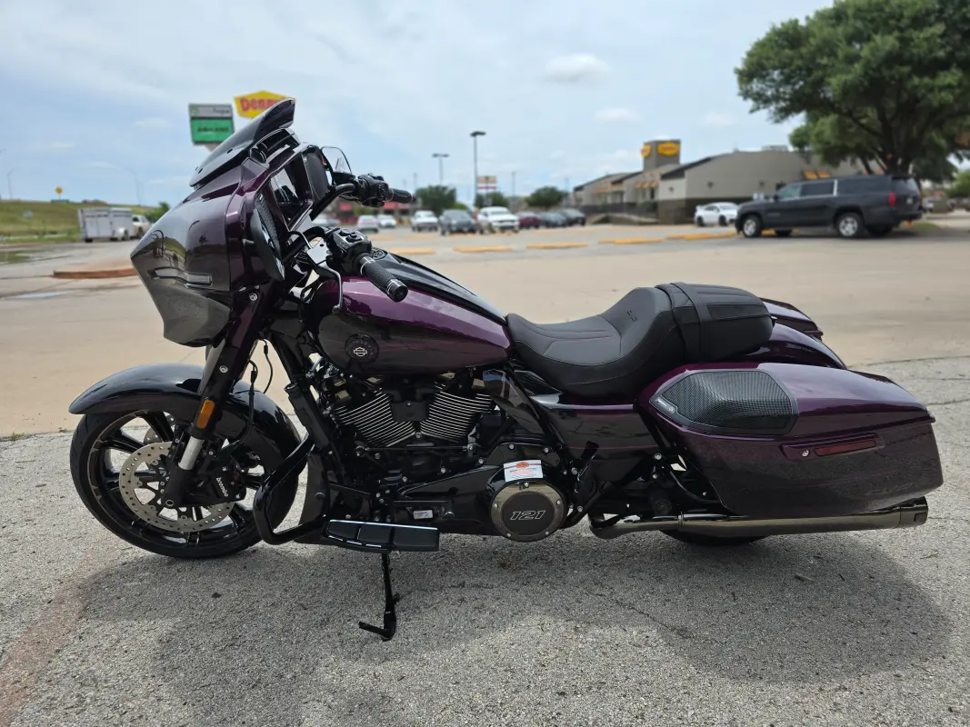 2025 Harley-Davidson CVO Street Glide - Photo 5