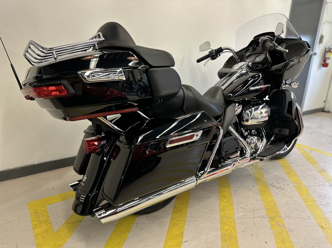2021 Harley-Davidson Road Glide Limited Vivid Black - Photo 3