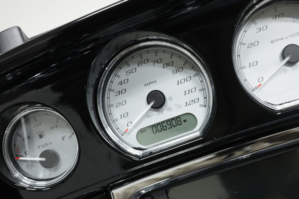 2015 HARLEY-DAVIDSON FLHXS STREET GLIDE SPECIAL in CHARCOAL PEARL W/ PINSTRIPE with 6908 miles - Photo 2