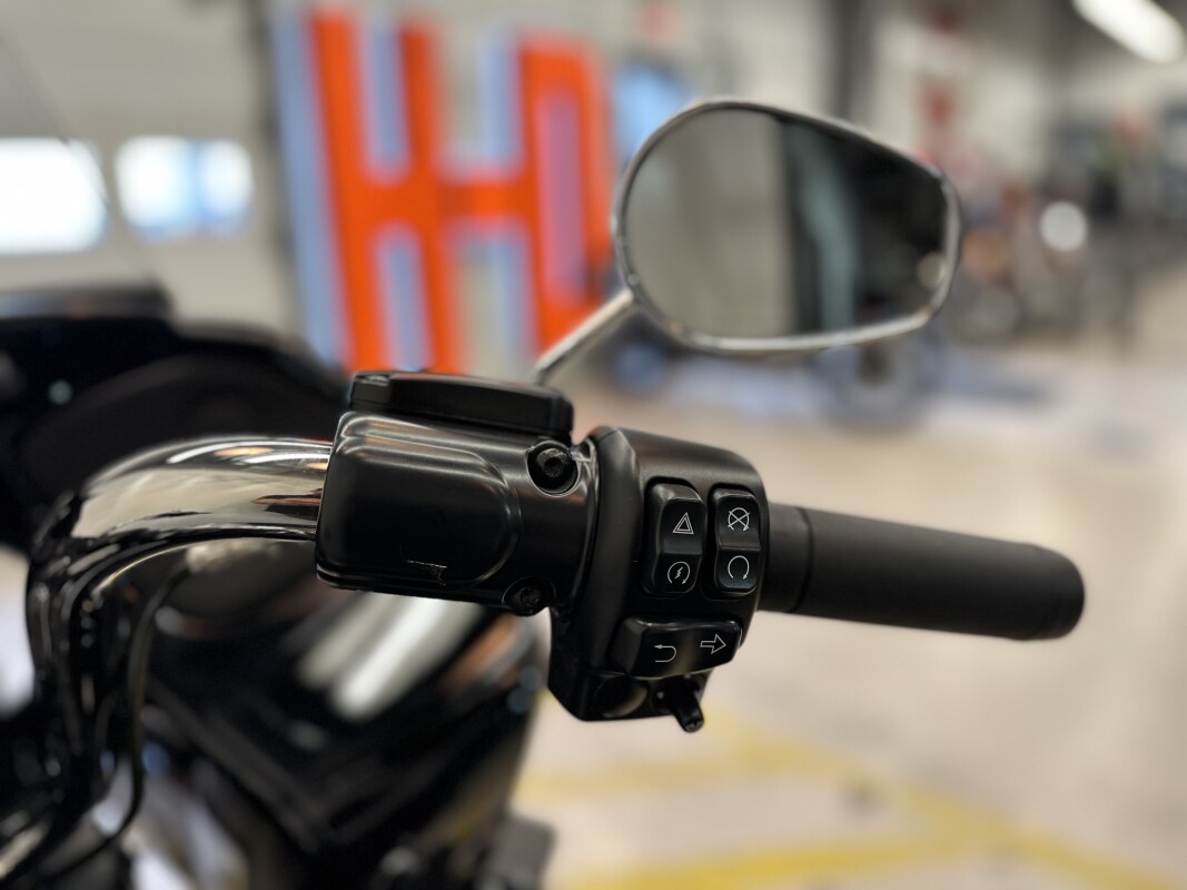 2021 Harley-Davidson Road Glide Limited Vivid Black - Photo 10
