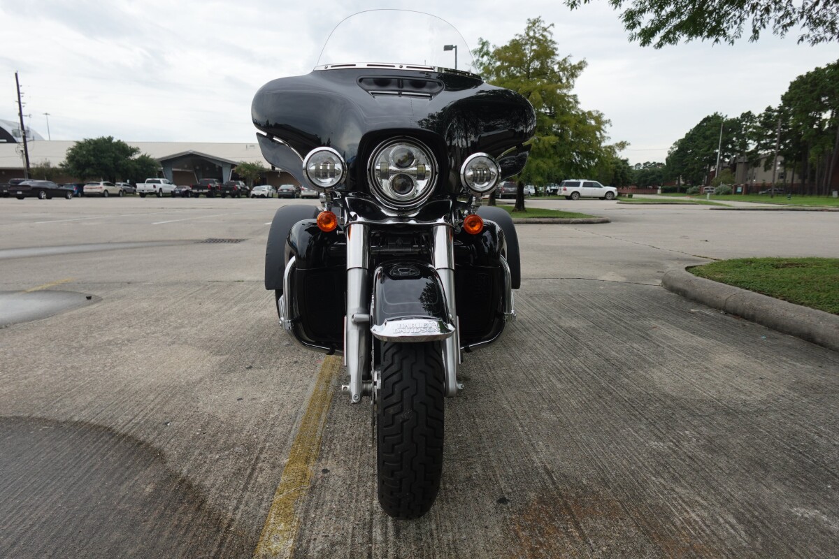 2022 Harley-Davidson Tri Glide Ultra FLHTCUTG - Photo 3