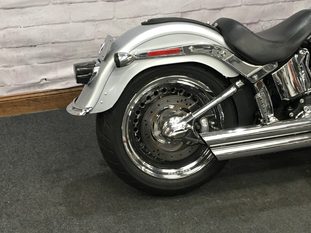 2014 Harley-Davidson Fat Boy Brilliant Silver FLSTF - Photo 2