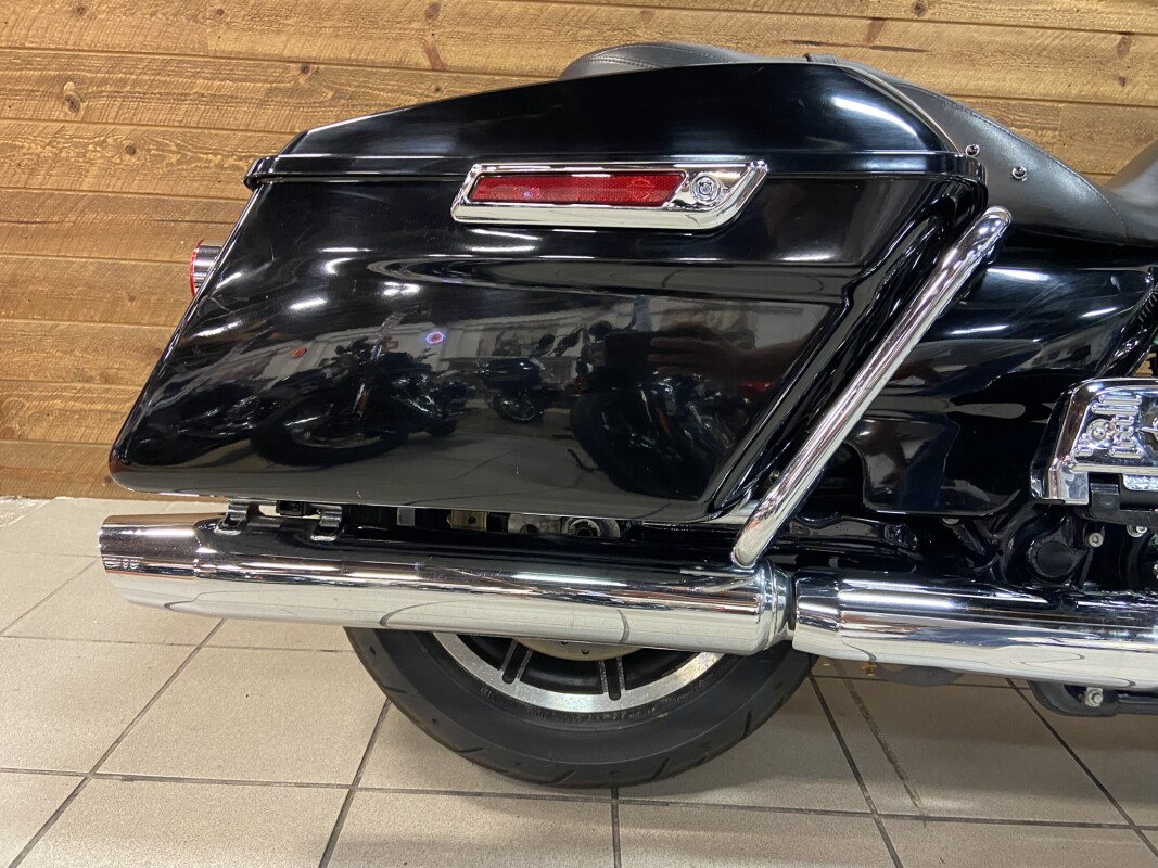 2019 Harley-Davidson Road King Vivid Black FLHR - Photo 5