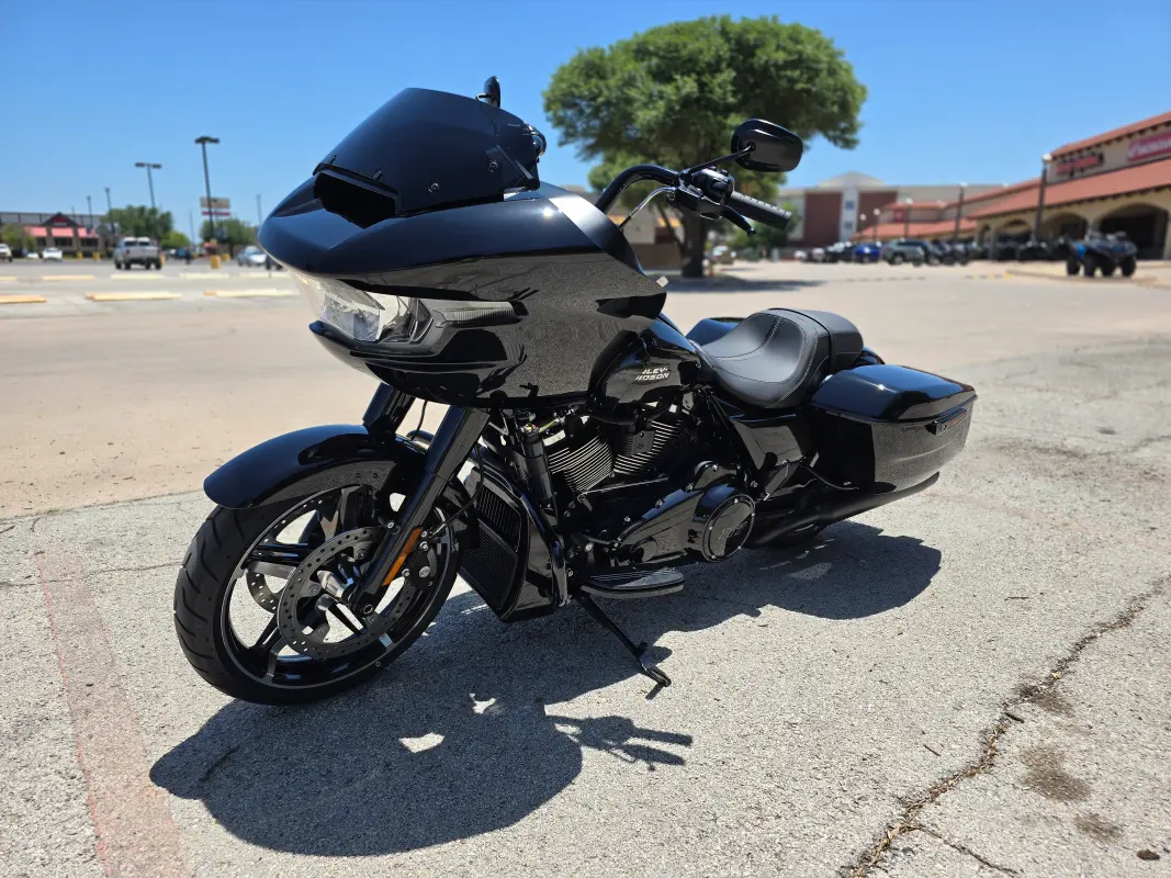 2025 Harley-Davidson Road Glide - Photo 4