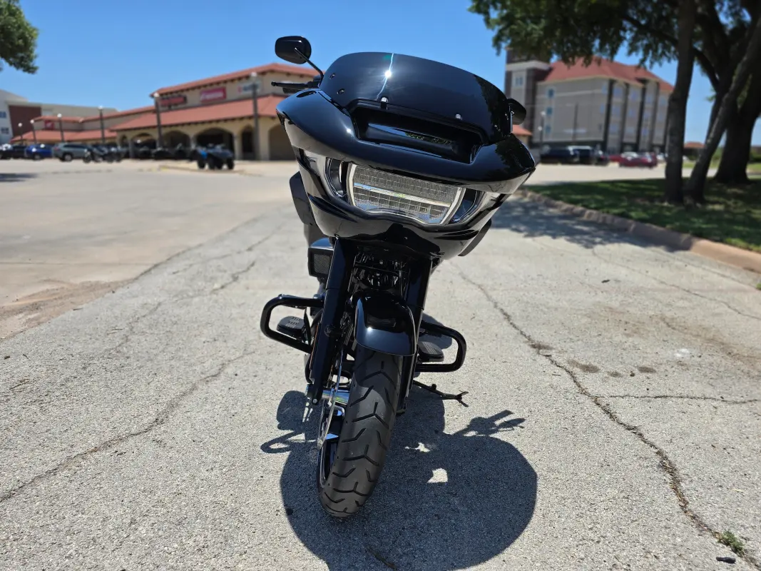 2025 Harley-Davidson Road Glide - Photo 3