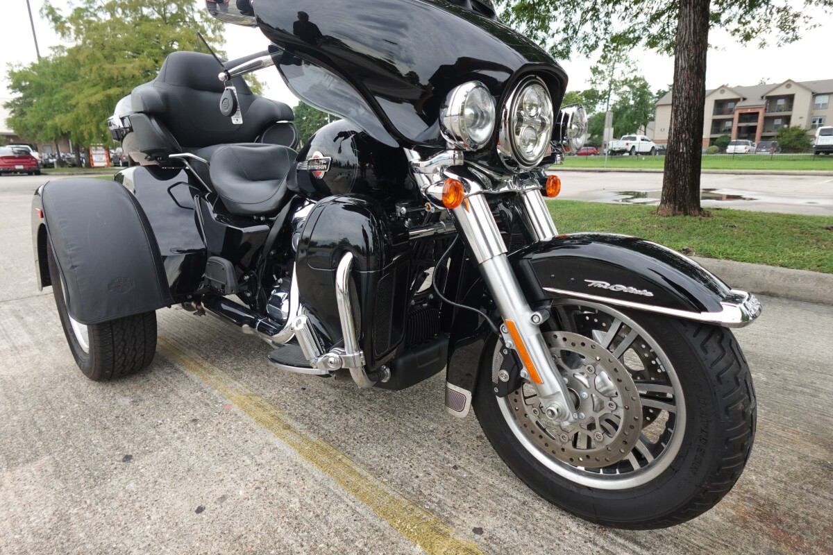 2022 Harley-Davidson Tri Glide Ultra FLHTCUTG - Photo 2