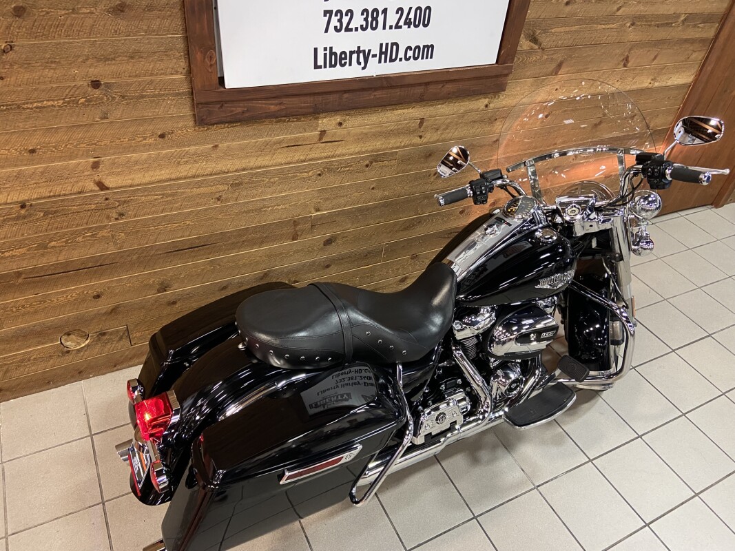 2019 Harley-Davidson Road King Vivid Black FLHR - Photo 7
