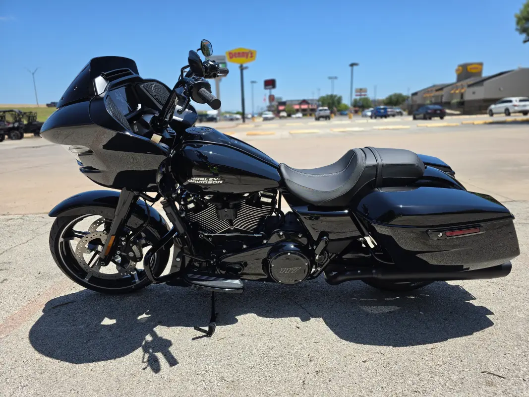 2025 Harley-Davidson Road Glide - Photo 5