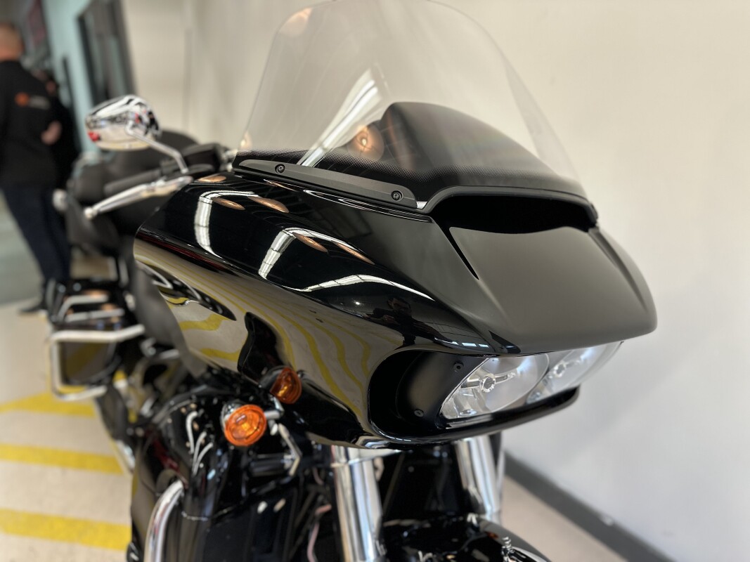2021 Harley-Davidson Road Glide Limited Vivid Black - Photo 4