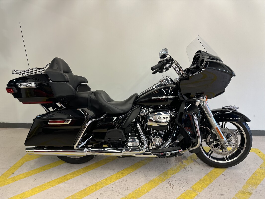 2021 Harley-Davidson Road Glide Limited Vivid Black