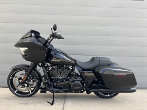 2025 Harley-Davidson<sup>®</sup> Road Glide® Vivid Black thumb 1