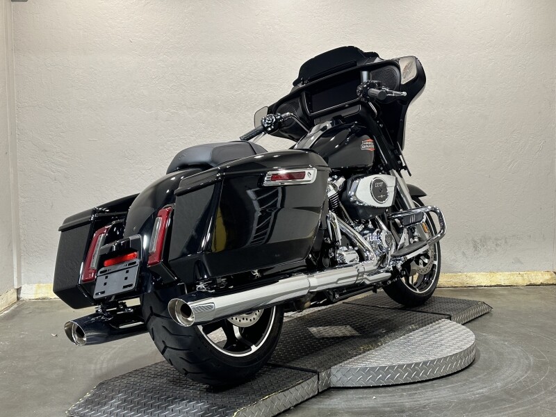 Harley-Davidson Street Glide 2025 FLHX 84607714 VIVID BLACK - Photo 2