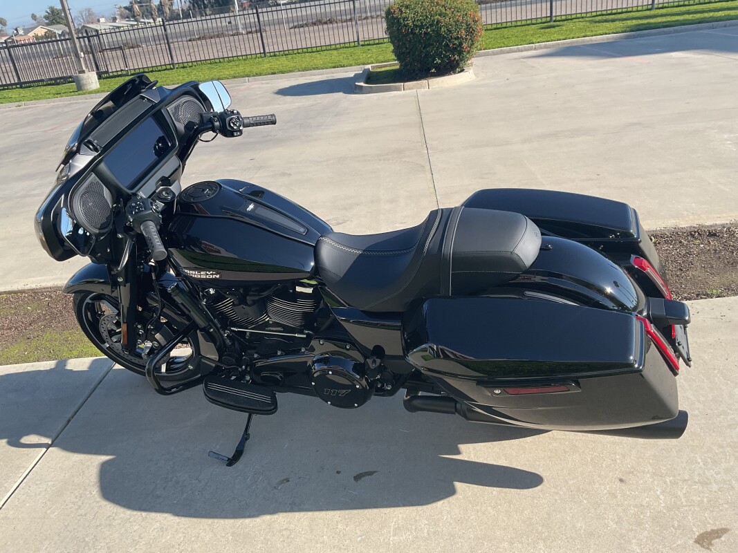 FLHX 2025 Street Glide - Photo 5