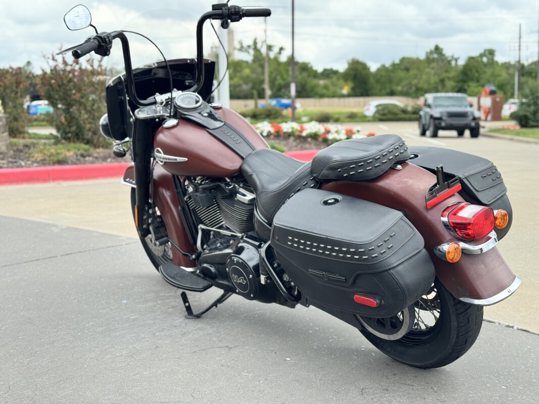 2018 Harley-Davidson Heritage Classic FLHCS 114 Red Iron Denim 076706 - Photo 4