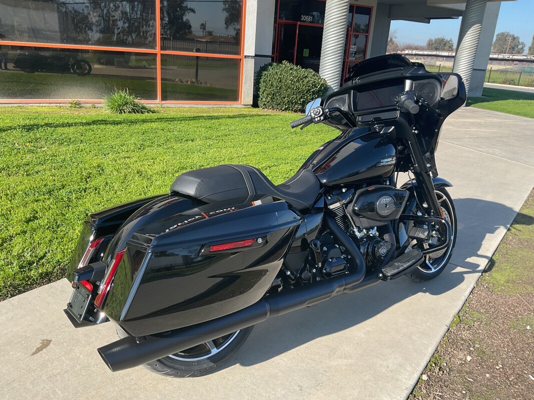FLHX 2025 Street Glide - Photo 2