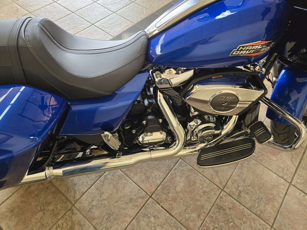 2025 Harley-Davidson Road Glide Blue Burst - Photo 2