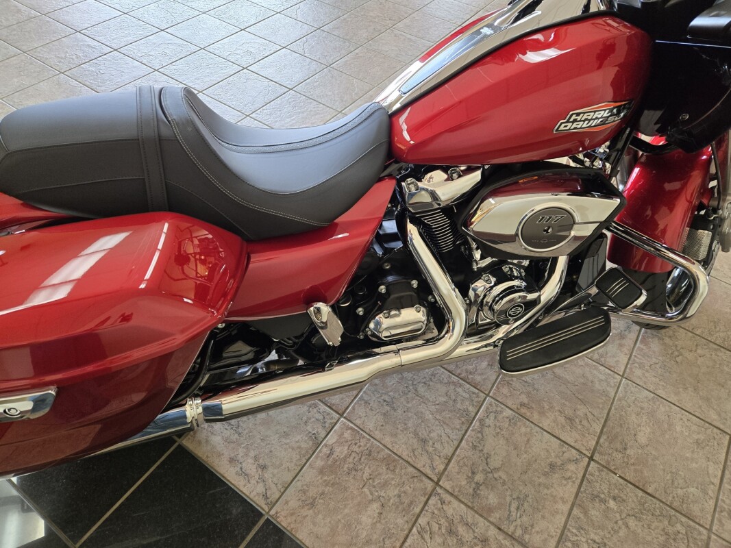 2025 Harley-Davidson Road Glide Brilliant Red - Photo 2