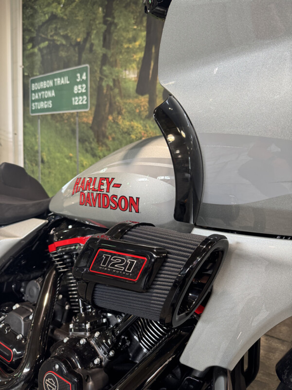 2025 Harley-Davidson CVO Road Glide ST - Photo 2