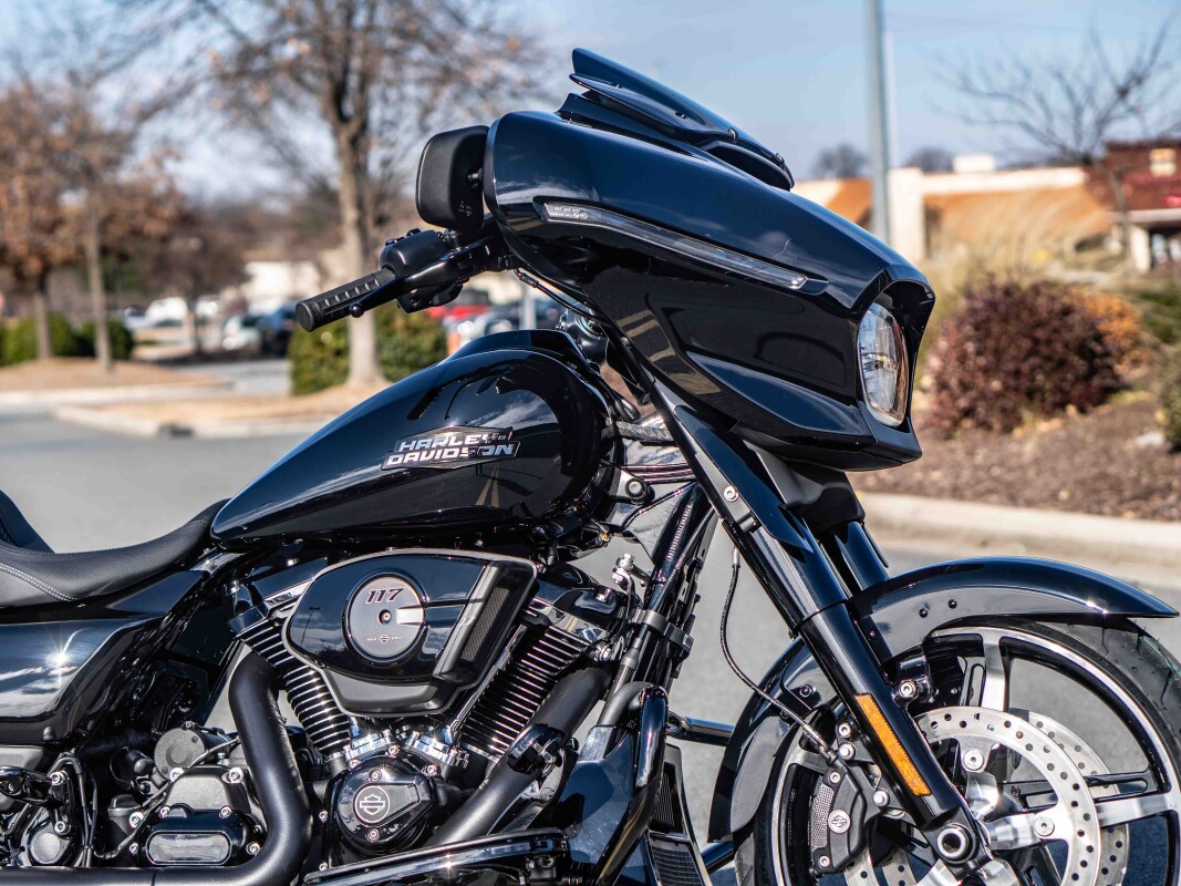 FLHX 2025 Street Glide - Photo 9