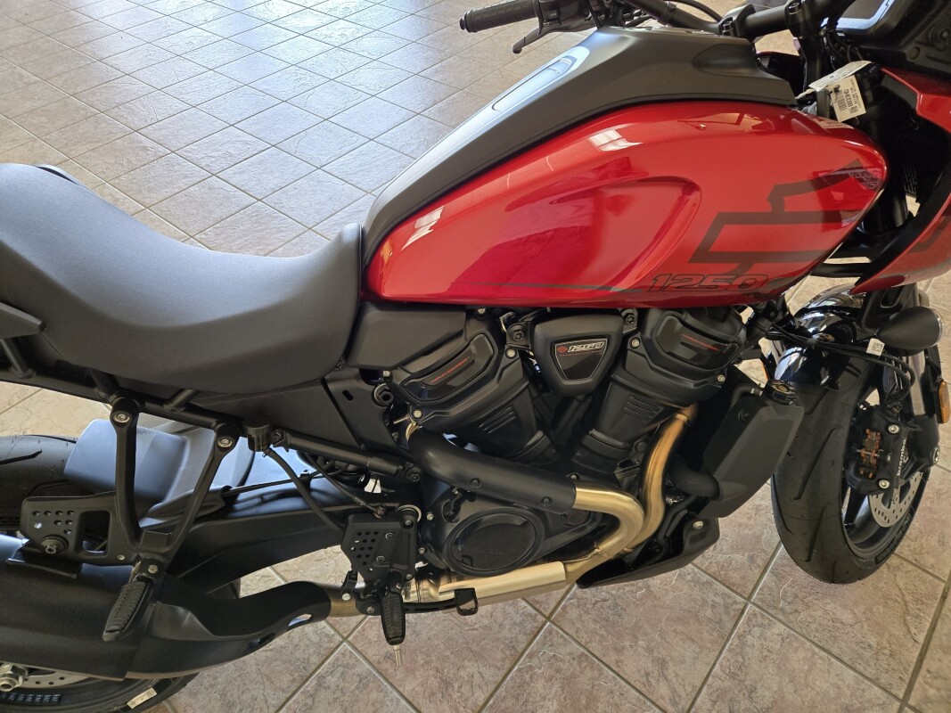2025 Harley-Davidson Pan America 1250 ST Brilliant Red - Photo 2