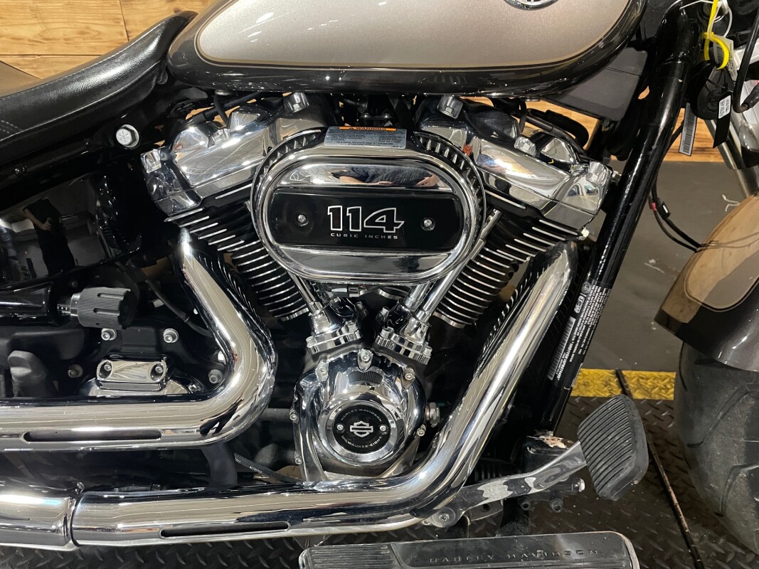 Harley-Davidson Fat Boy 114 2023 FLFBS Gray Haze/Silver Fortune - Photo 2
