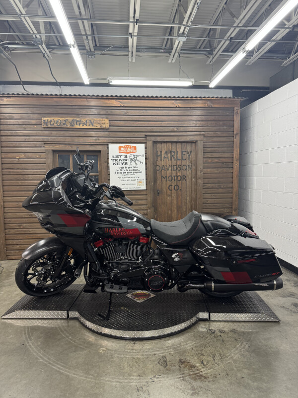 2025 Harley-Davidson CVO Road Glide ST HOT LAP - Photo 4