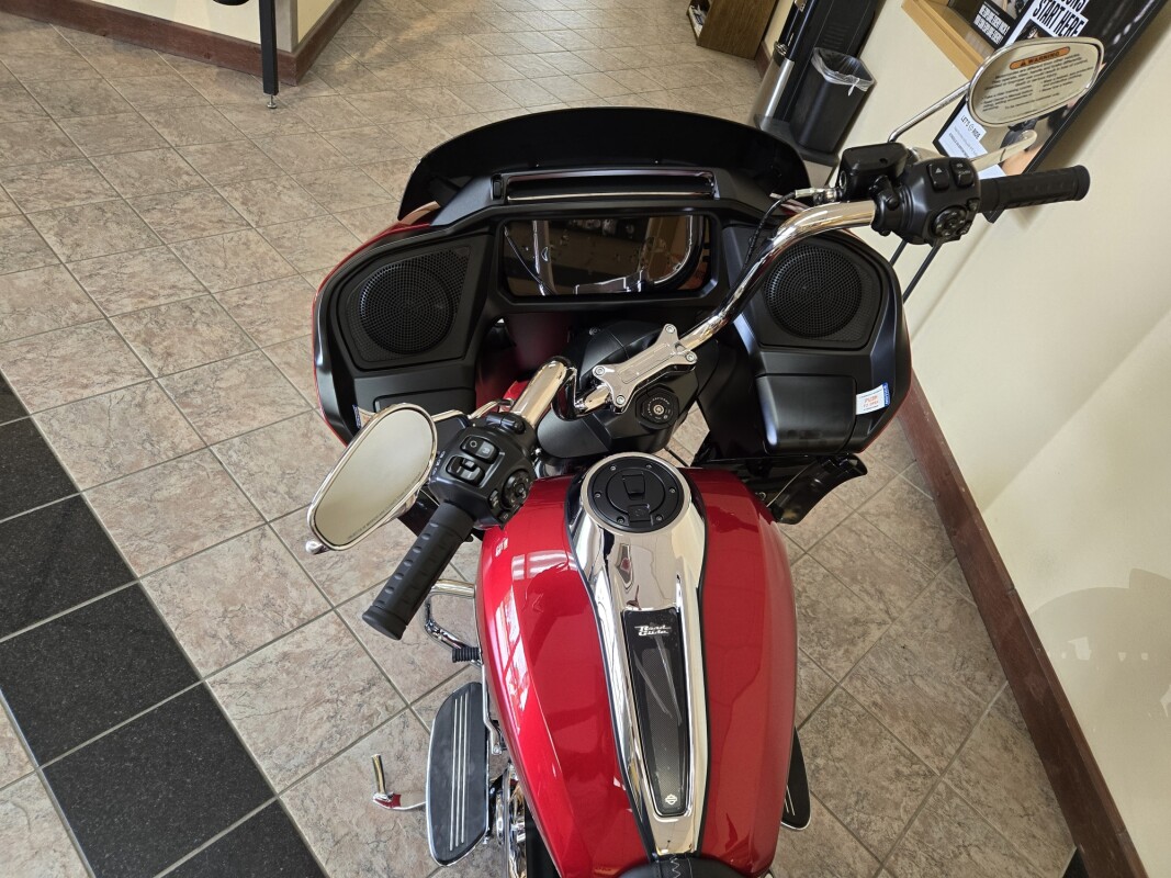 2025 Harley-Davidson Road Glide Brilliant Red - Photo 4