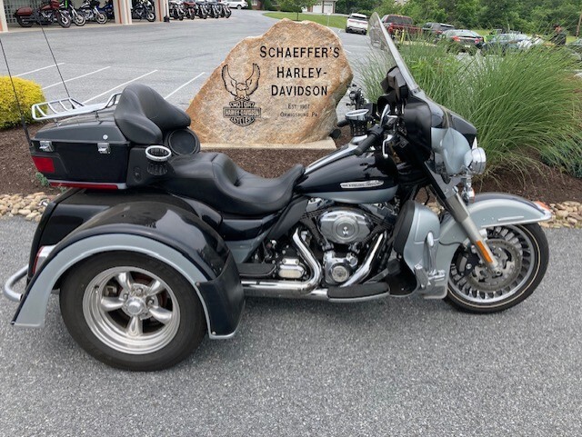 2012 Harley-Davidson FLHTK with Motortrike Kit Midnight Blue/Barracuda Silver