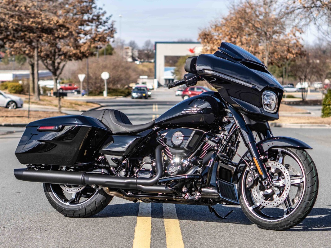 FLHX 2025 Street Glide - Photo 3