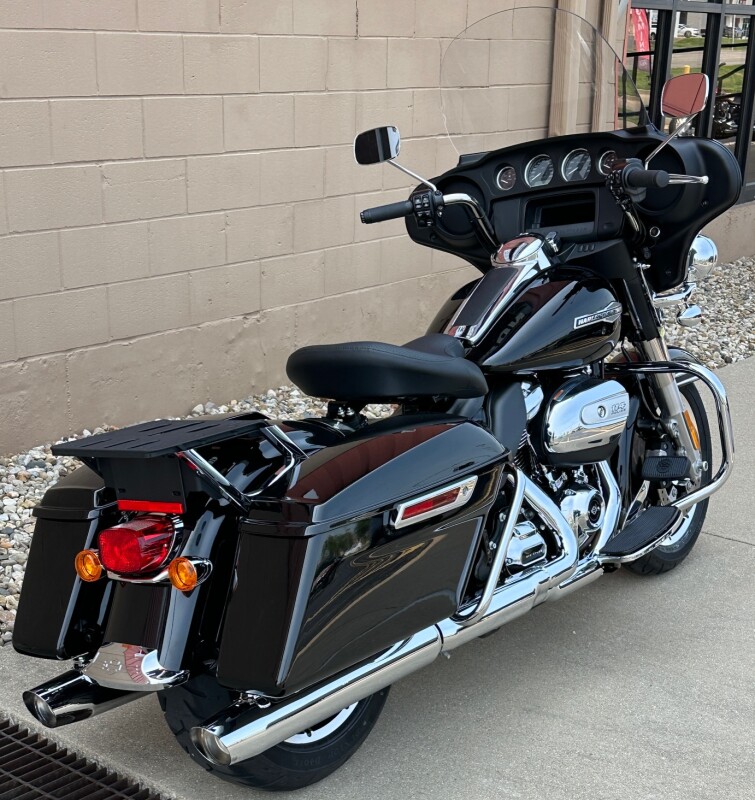 2023 Police Electra Glide--Available for civilian purchase - Photo 2