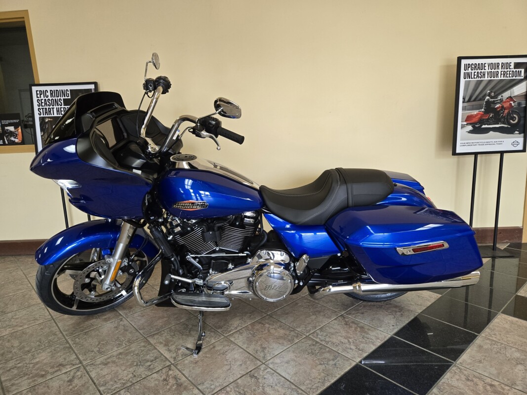 2025 Harley-Davidson Road Glide Blue Burst