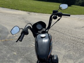 2020 Harley-Davidson<sup>®</sup> Iron 1200<sup>™</sup> Vivid Black thumb 0