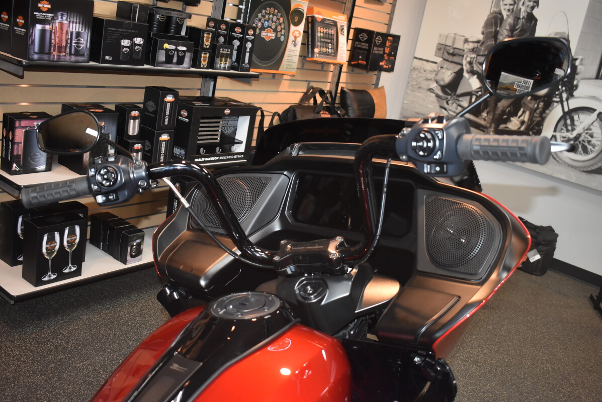 FLTRX 2025 Road Glide - Photo 10