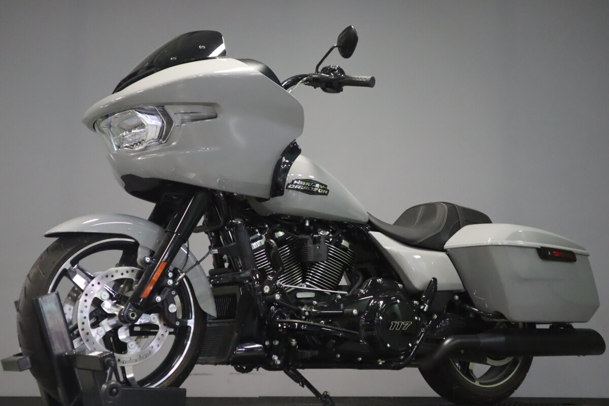 2024 Harley-Davidson Road Glide FLTRX - Photo 4
