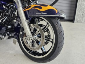 2012 Harley-Davidson<sup>®</sup> Ultra Classic<sup>™</sup> Electra Glide® thumb 1