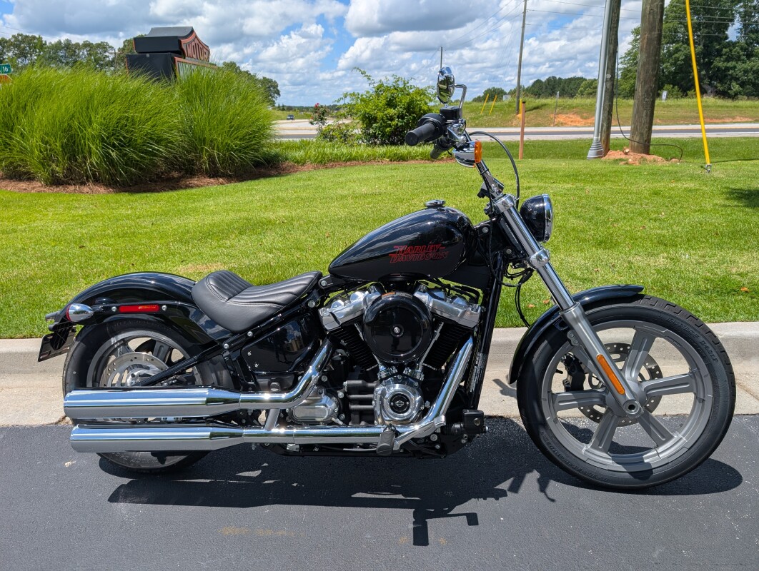 Harley-Davidson Softail トレーナー XL 黒 2024 Harley-Davidson® Softail® Standard Vivid Black | Great