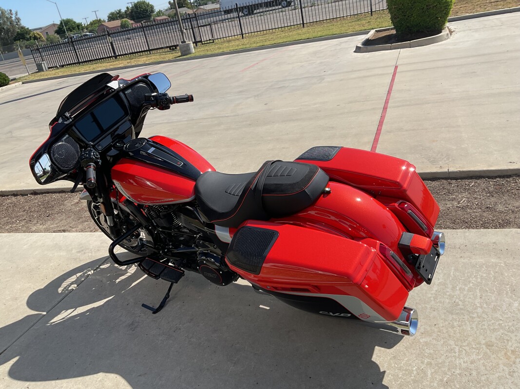 FLHXSE 2024 CVO Street Glide - Photo 7