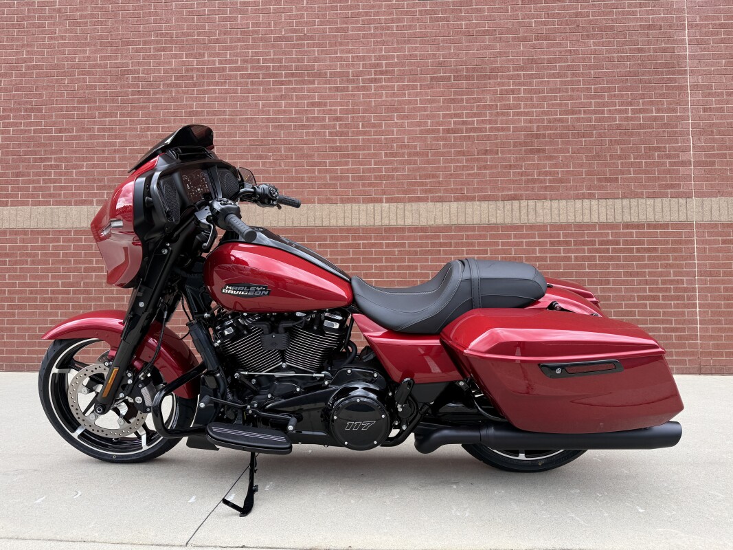 FLHX 2025 Street Glide - Photo 6