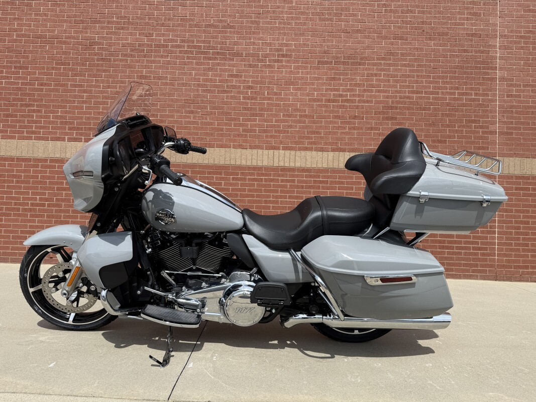 FLHXU 2025 Street Glide Ultra - Photo 6