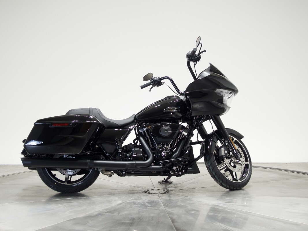 2025 Harley-Davidson FLTRX Road Glide in Vivid Black - Photo 2
