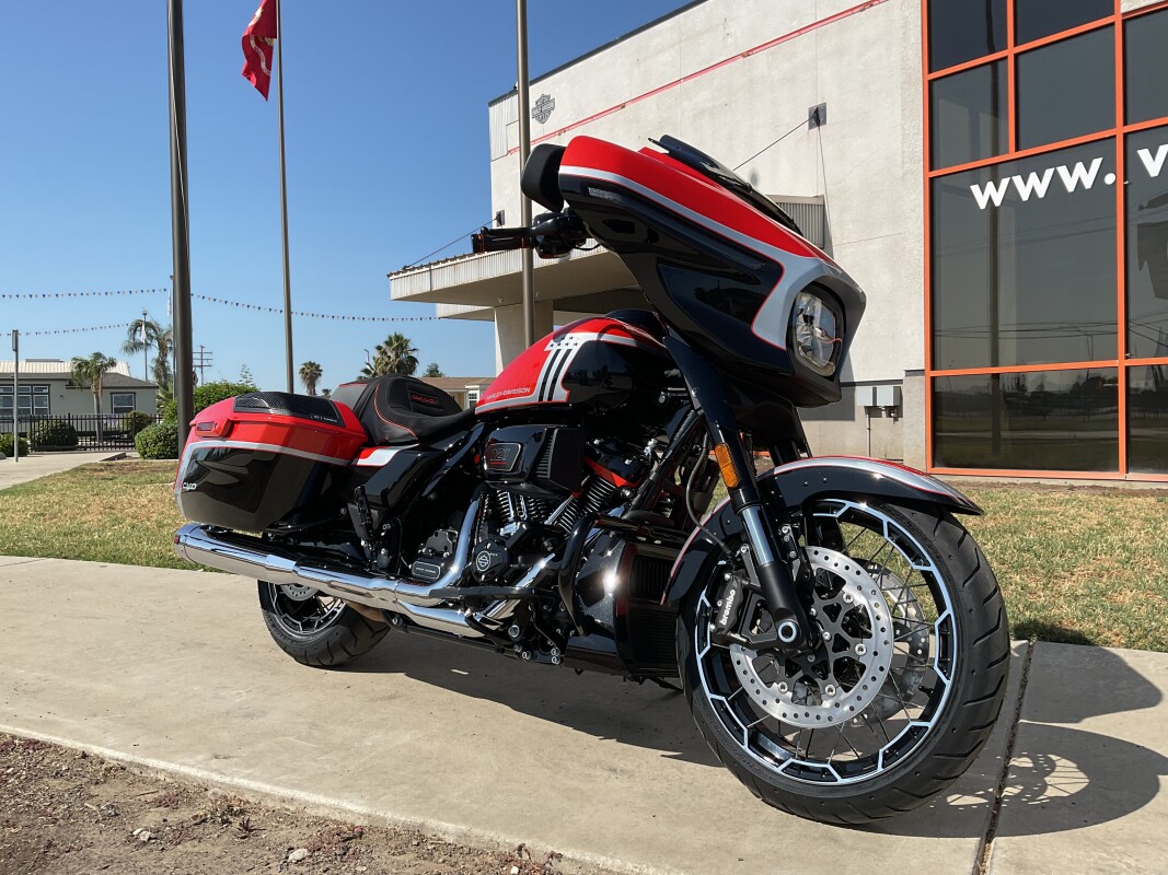 FLHXSE 2024 CVO Street Glide - Photo 3