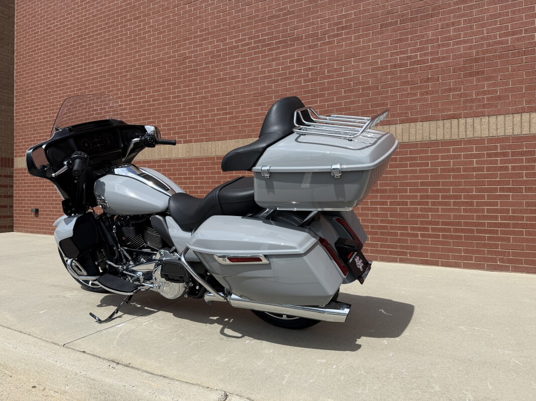 FLHXU 2025 Street Glide Ultra - Photo 7