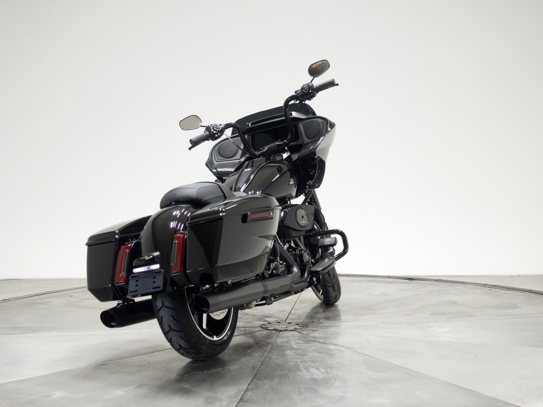 2025 Harley-Davidson FLTRX Road Glide in Vivid Black - Photo 5