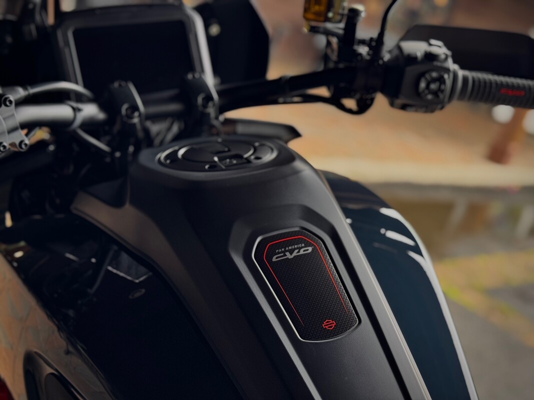 2025 Harley-Davidson CVO Pan America Carbon Blue - Photo 5