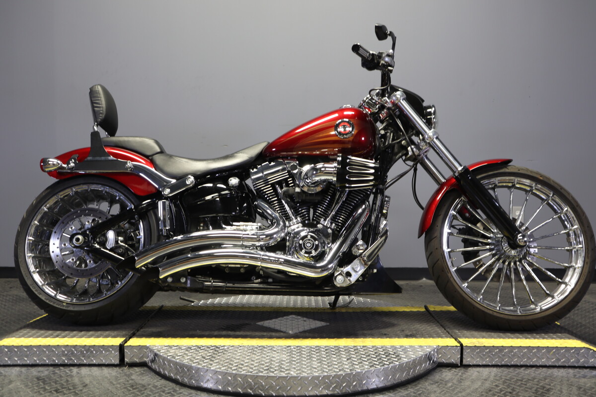 2013 Harley-Davidson® Heritage Softail® Classic FLSTC | Summit