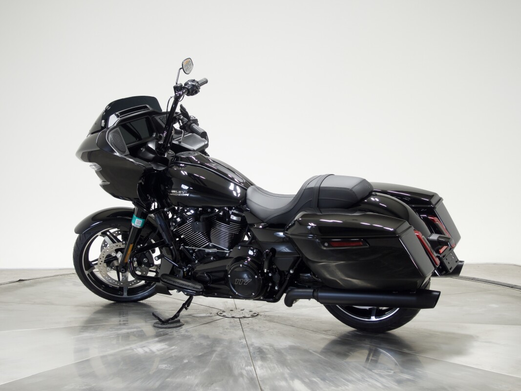 2025 Harley-Davidson FLTRX Road Glide in Vivid Black - Photo 8