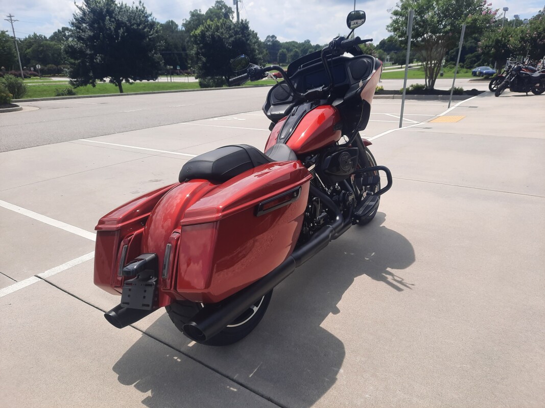 2025 Harley-Davidson Road Glide Brilliant Red - Black Finish - Photo 6