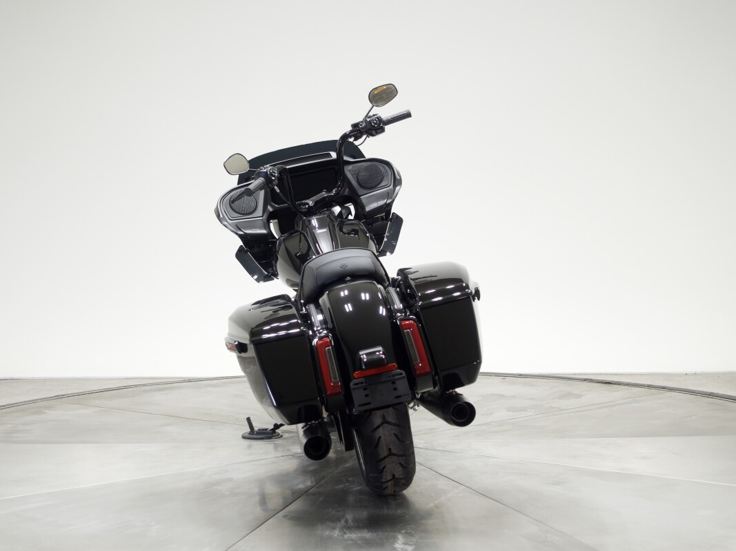 2025 Harley-Davidson FLTRX Road Glide in Vivid Black - Photo 6