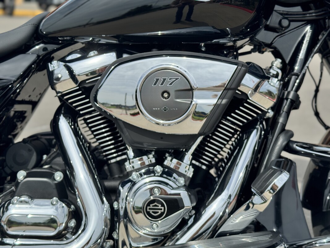 2025 Harley-Davidson FLHX Street Glide Vivid Black - Photo 10