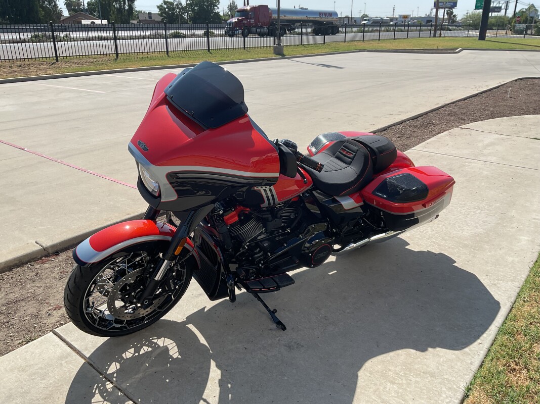 FLHXSE 2024 CVO Street Glide - Photo 6